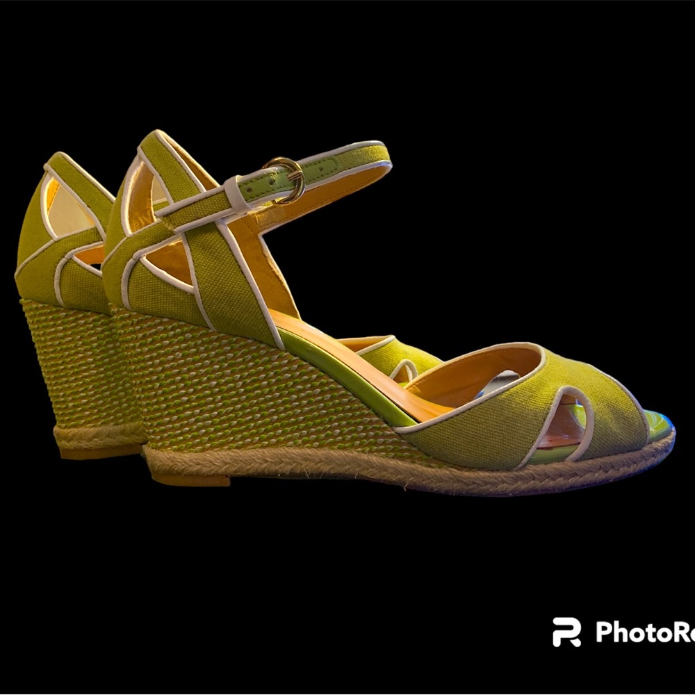 Nine West strappy Wedge 🤩
